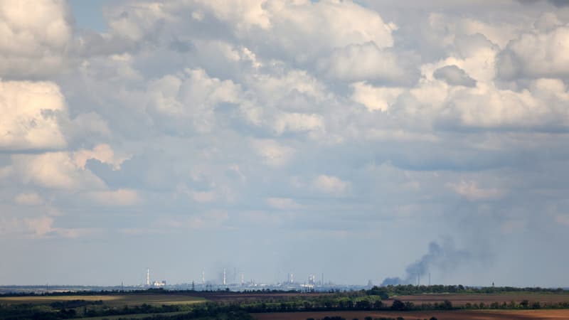 De la fumée au-dessus de la raffinerie de Lyssytchansk en Ukraine, le 12 juillet 2023 (photo d'illustration).