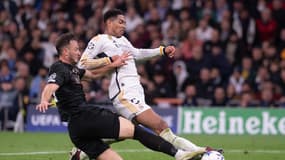 Le milieu du Real Bellingham face à Naples