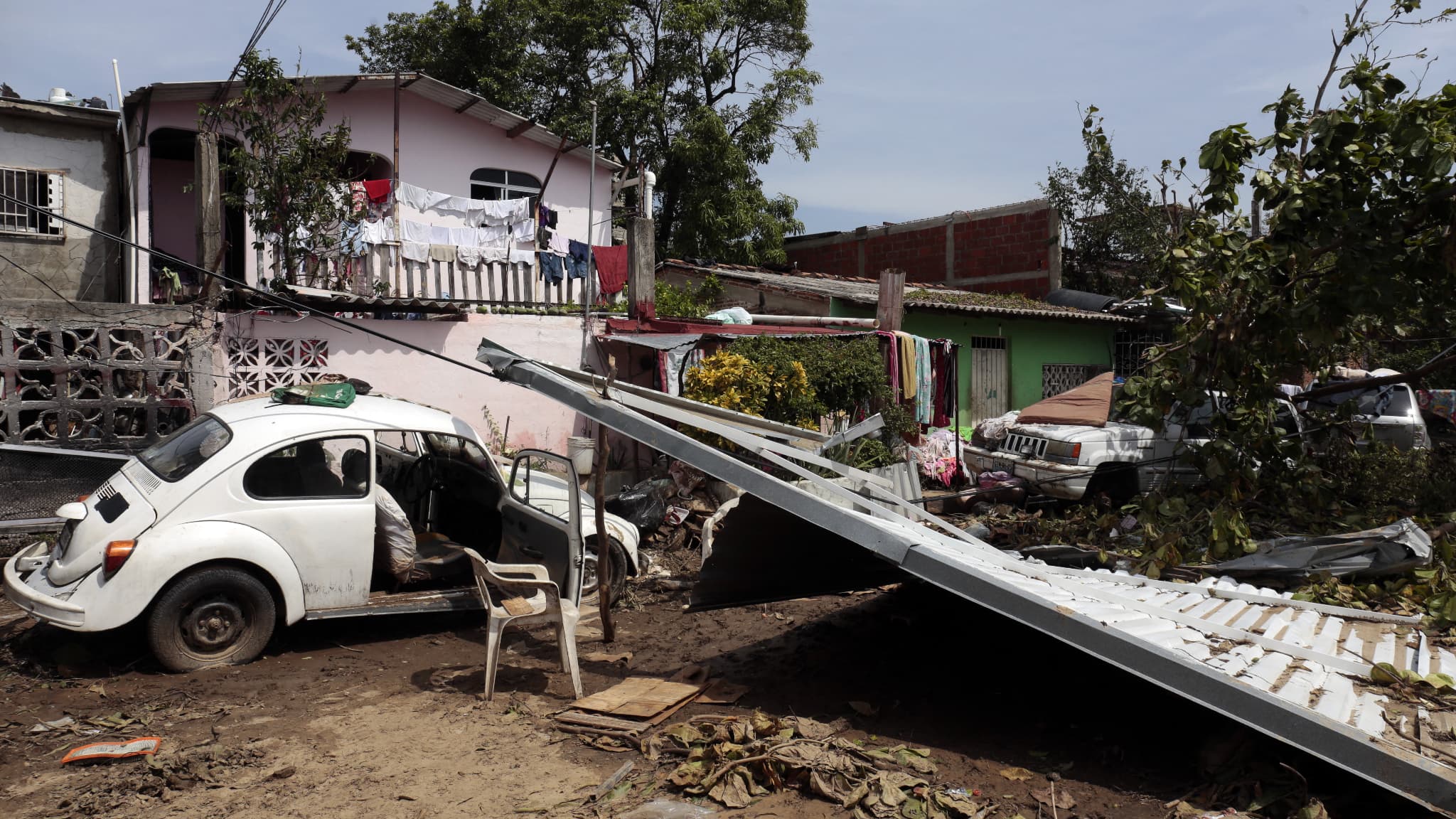 Vue des dégâts causés par le passage de l'ouragan Otis à Acapulco, État de Guerrero, Mexique, le 28 octobre 2023. Le bilan de l'ouragan d'une puissance exceptionnelle qui a frappé la station balnéaire mexicaine d'Acapulco s'est alourdi samedi à 39 morts, a annoncé le gouvernement mexicain. Ce lundi 30 octobre, il fait état de 48 morts. 