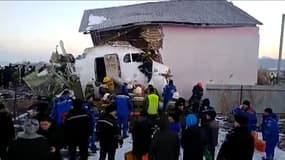 Kazakhstan: un avion de ligne s’écrase, 12 personnes sont mortes 