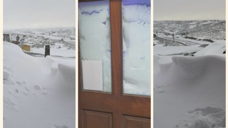 En seulement quelques heures, la neige avait recouvert l'auberge et ses alentours, rendant les routes inaccessibles. En seulement quelques heures, la neige avait recouvert l'auberge et ses alentours, rendant les routes inaccessibles.