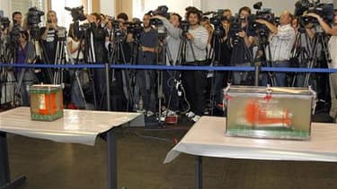 Les boîtes noires du vol AF447 Rio-Paris, qui s'est abîmé en juin 2009 avec 228 personnes à bord. Le Bureau enquêtes et analyses publie vendredi une première note sur l'examen du contenu des boîtes, qui devrait permettre d'y voir un peu plus clair sans po