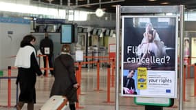 A l'aéroport de Nice, mardi. Air France a enregistré très peu d'annulations de dernière minute mercredi, au troisième jour d'une grève contre un projet d'encadrer le droit de grève dans les transports aériens. Le programme de vols de la compagnie aérienne