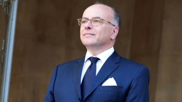 Bernard Cazeneuve accède directement au grade de commandeur ainsi que l'autorise le code la Légion d'honneur pour des "carrières hors du commun"