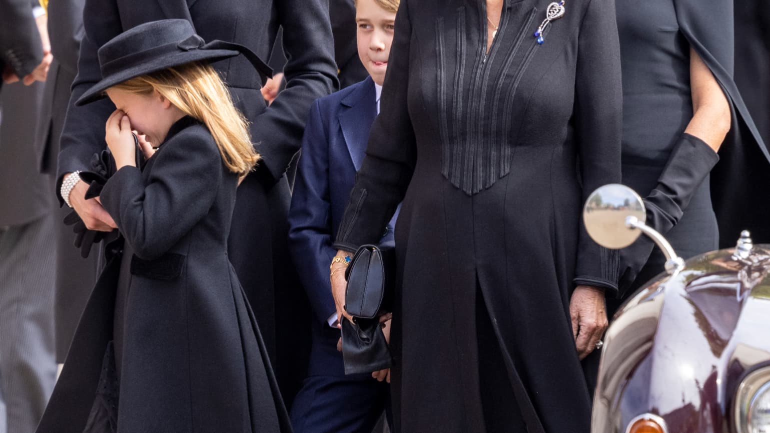 La princesse Charlotte à son arrivée à l'abbaye de Westminster lors des funérailles de la reine Elizabeth II. La princesse Charlotte à son arrivée à l'abbaye de Westminster lors des funérailles de la reine Elizabeth II.