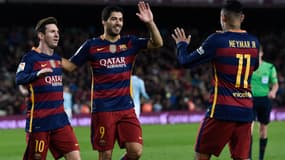 Lionel Messi (à gauche), Luis Suarez et Neymar (de dos) avec Barcelone en février 2016