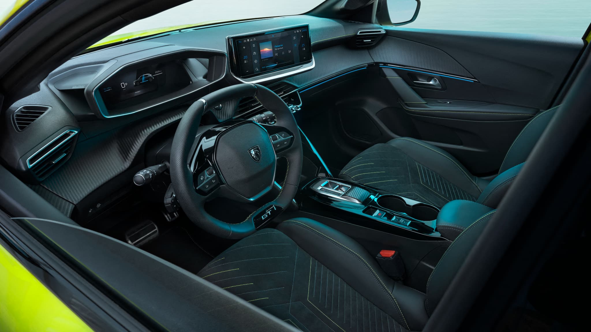 Peugeot a aussi revu l'habitacle de sa petite voiture de segment B, la 208. Peugeot a aussi revu l'habitacle de sa petite voiture de segment B, la 208.