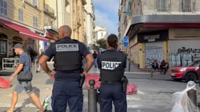 La police nationale présente à proximité de la faculté d'économie et de gestion Colbert dans le 1er arrondissement de Marseille le 3 octobre 2023.