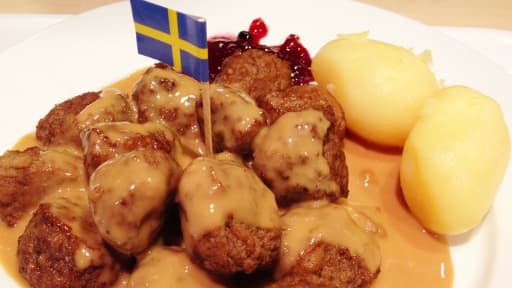 Boulettes à base de viande de boeuf et de porc, vendues dans les cafétérias des magasins Ikea.