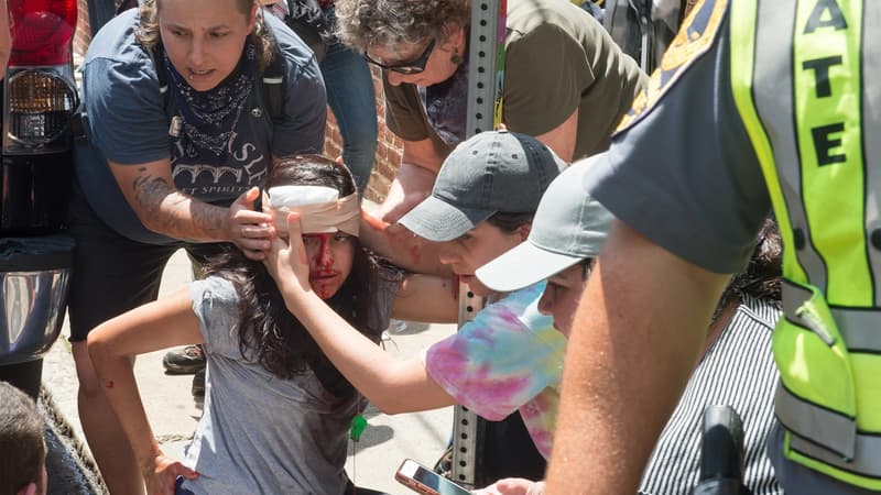 Une voiture percute des passants à Charlottesville