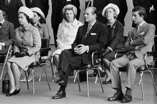 La reine Elizabeth II, le prince Philip et de son fils le prince Charles, en 1972 lors d'une visite d'Etat en France.