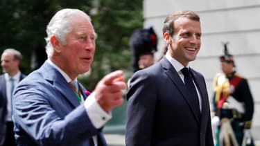 Charles, alors encore prince de Galles, et le président Emmanuel Macron à Londres, le 18 juin 2020, pour commémorer l'appel du général de Gaulle.
