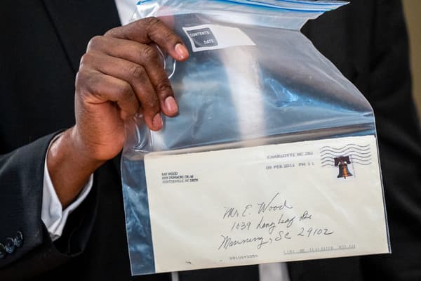 La lettre écrite par un ancien policier new-yorkais, qui accuse les forces de l'ordre, police de New York et FBI, de complicité dans le meurtre de Malcolm X