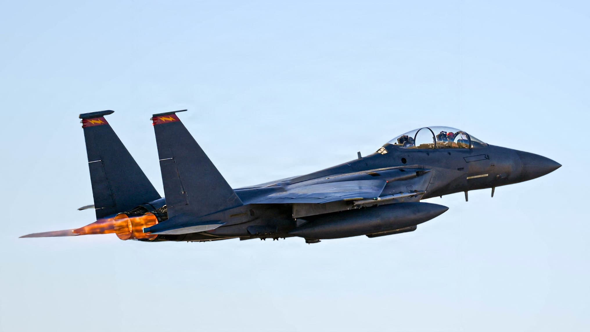 War in the Middle East: The United States and Iran engaged in a race to find an American pilot