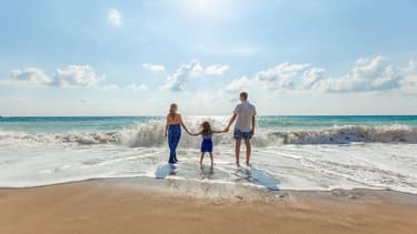 Dans certaines régions, les caissières, éboueurs, aides-soignantes qui ont été très sollicités pendant la pandémie pourront recevoir 300 euros de chèque vacances.