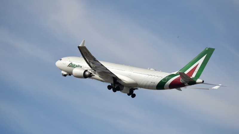 Le gouvernement italien a décidé de repousser la cession de la compagnie aérienne Alitalia. (image d'illustration)