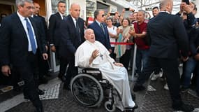 Le pape François à la sortie de l'hôpital, le 16 juin 2023.