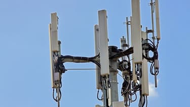 Les quatre opérateurs mobiles participeront à un processus d'enchères qui interviendra à la mi-novembre 2015.