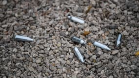 Des cartouches de protoxyde d'azote à Bruxelles (Belgique) le dimanche 17 janvier 2021. (Illustration)