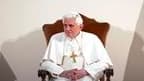 Le Vatican a fait bloc samedi autour du pape Benoît XVI en affirmant que des tentatives pour le mettre en cause dans une affaire d'abus sexuels commis sur des enfants par des prêtres en Allemagne avaient échoué et en démentant qu'il ait cherché à étouffer