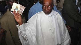 Le président sortant Abdoulaye Wade, 85 ans dont 12 passés à la tête du Sénégal, a admis sa défaite au soir du second tour de l'élection présidentielle et félicité par téléphone son rival Macky Sall, rapporte la télévision nationale. /Photo prise le 25 ma