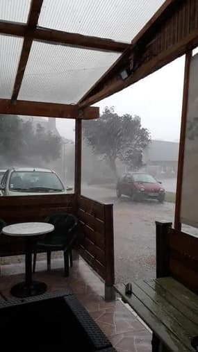 Pluie de grêle sur Saint-Riquier-és-Plains - Témoins BFMTV