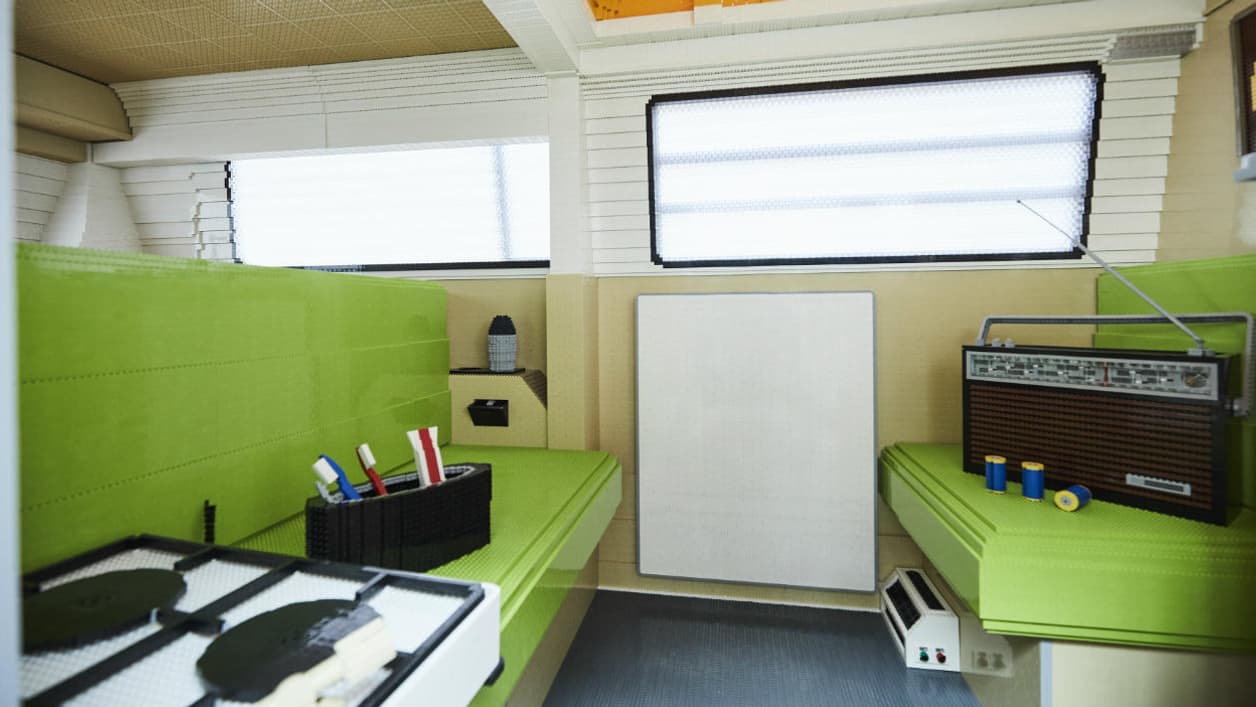 A l'intérieur du Combi en Lego. A l'intérieur du Combi en Lego.