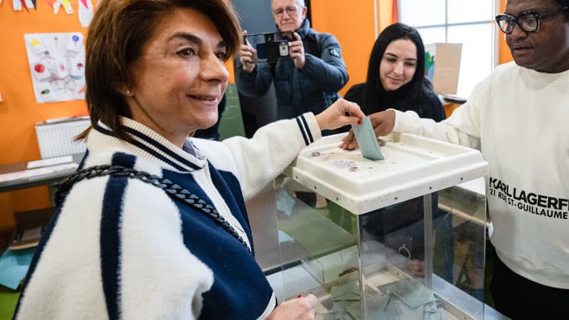 Municipales à Marseille: arrivée troisième, Martine Vassal annonce se maintenir au second tour