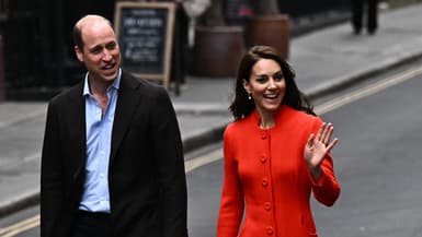 Le prince de Galles William et la princesse Kate, lors de leur visite dans un pub de Londres le 4 mai 2023.