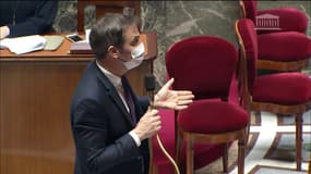 Covid-19: Olivier Véran affirme que 5% des patients hospitalisés disposent d'un faux pass sanitaire