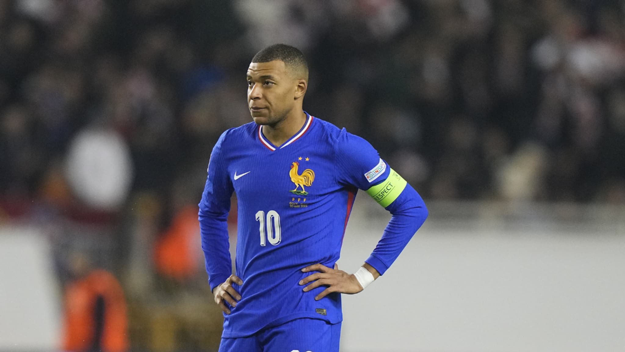 Kylian Mbappé pensif lors du match Croatie-France en Ligue des nations, le 20 mars 2025
