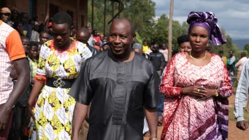 Evariste Ndayishimiye va voter à la présidentielle à Giheta, dans le centre du Burundi, le 20 mai 2020
