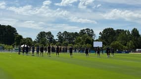 Les joueurs du PSG observent une minute de silence en mémoire de Diogo Jota le 3 juillet 2025