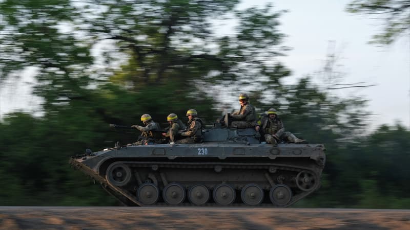 Un char ukrainien se dirige vers Bakhmout, le 20 mai 2023