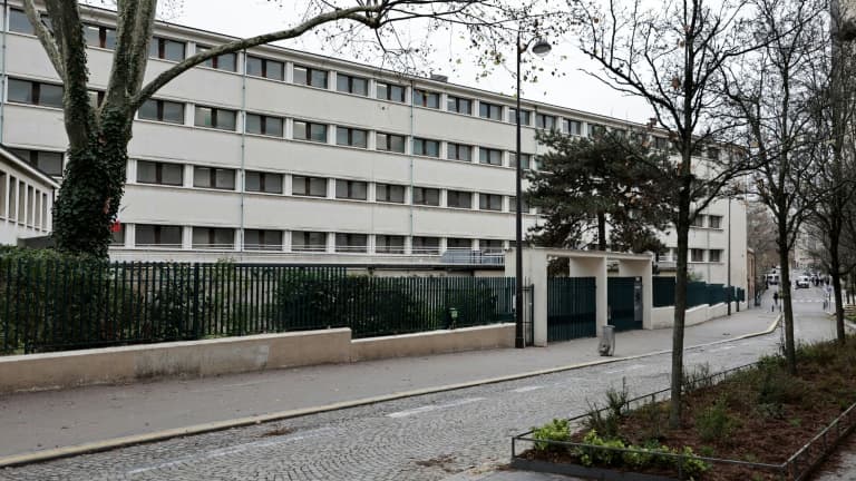 Le lycée Rodin, dans le XIIIe arrondissement de Paris, après qu'un adolescent a été tué devant le bâtiment lors d'une rixe entre bandes rivales, le 17 décembre 2024