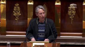 Elisabeth Borne dénonce les "deux populismes" de LFI et du RN, "deux visages du mépris de la démocratie"