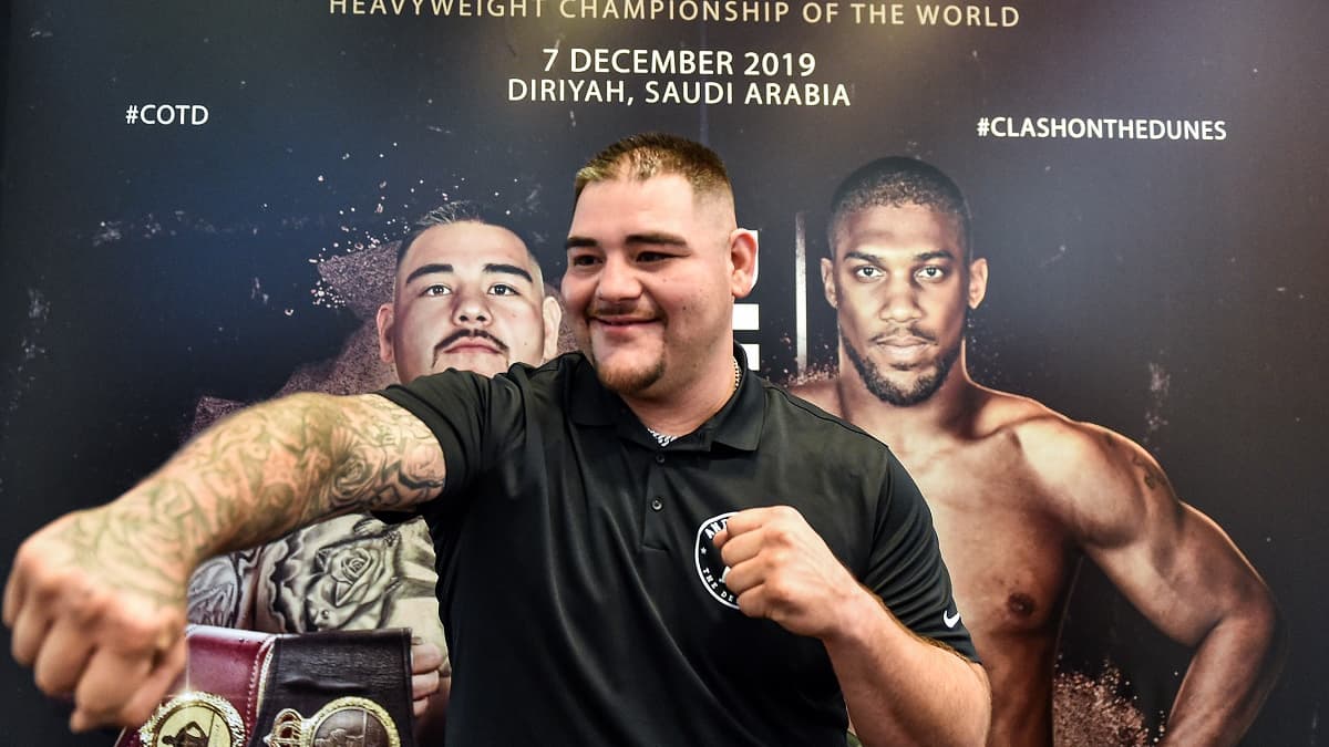 Andy Ruiz Jr lors d'une conférence de presse de présentation de la revanche contre Anthony Joshua en septembre Andy Ruiz Jr lors d'une conférence de presse de présentation de la revanche contre Anthony Joshua en septembre