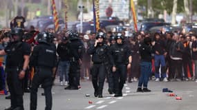 Des supporteurs avant Barça-PSG le 16 avril 2024