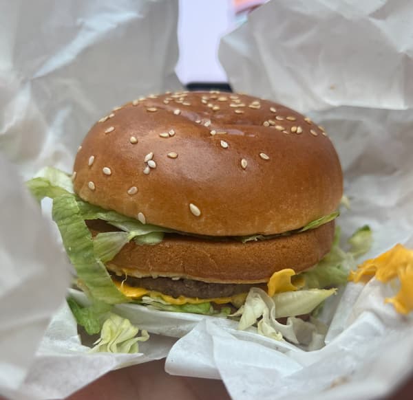 Le nouveau Big Mac qui sera servi dans les McDonald's dès cette semaine. 