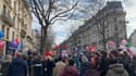 Des dizaines de milliers de manifestants défilent dans les rues de Paris contre la réforme des retraites 