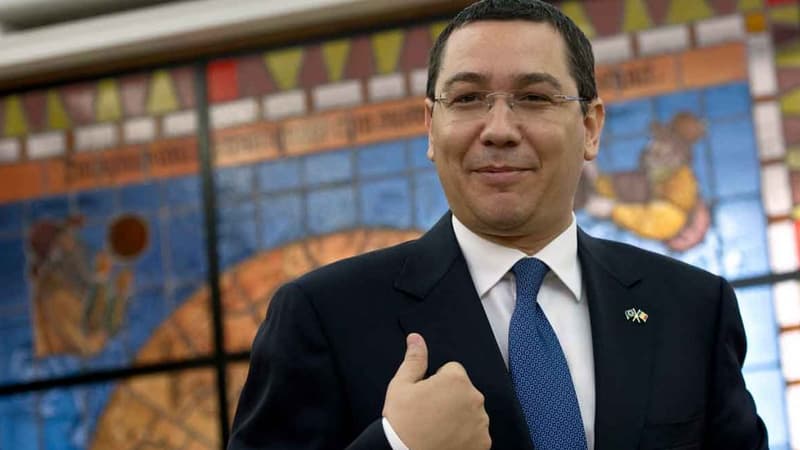 Le premier ministre roumain Victor Ponta lors d'une interview à Bucarest