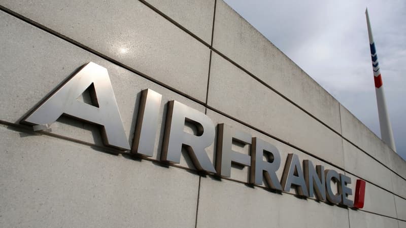 Les salariés d'Air France mis en cause pour des faits de violences le 5 octobre seront jugés au printemps 2016.