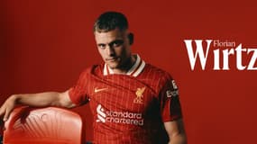 Florian Wirtz avec son nouveau maillot de Liverpool