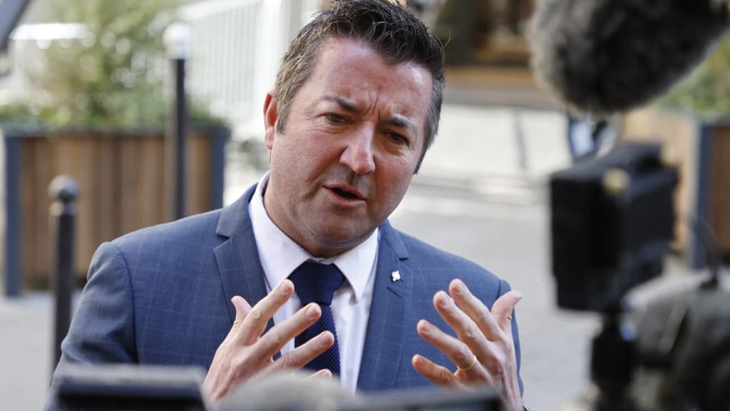 Karl Olive juge que Jean-Luc Mélenchon "devrait être fiché S" et s'attire les foudres de LFI