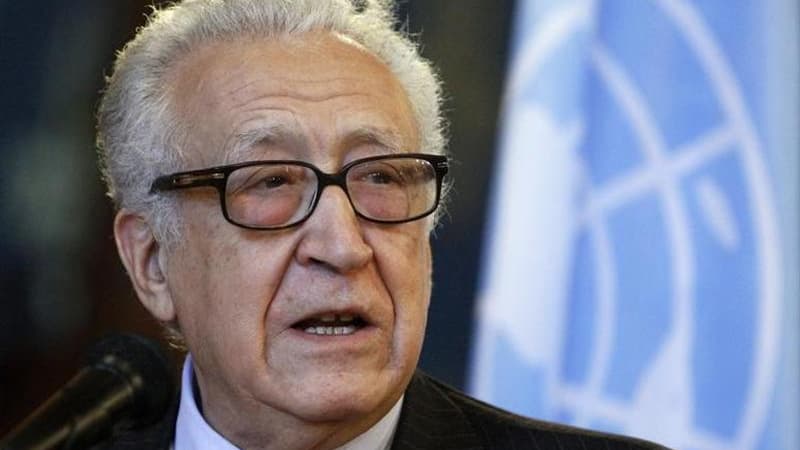 Le médiateur international Lakhdar Brahimi a proposé dimanche que des pourparlers s'engagent dans des locaux des Nations unies entre "une délégation acceptable" du régime syrien et les insurgés. /Photo prise le 29 décembre 2012/REUTERS/Sergei Karpukhin