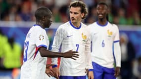 N'Golo Kanté et Antoine Griezmann lors de France-Autriche à l'Euro 2024