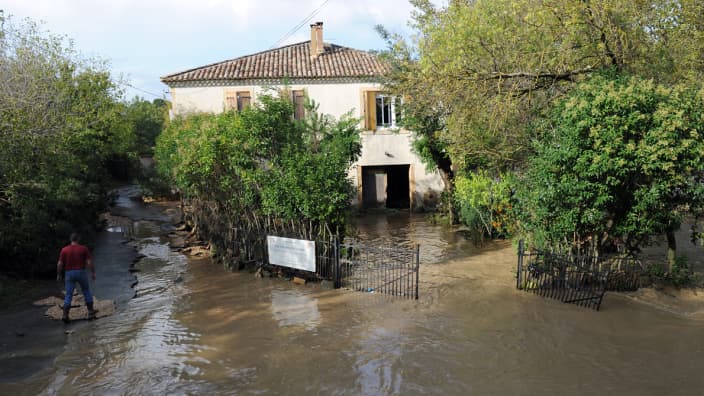 Une maison inondée vendredi 10 octobre à Collias, dans le Gard.
