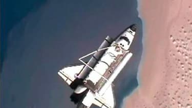 La navette américaine Discovery a quitté lundi la Station spatiale internationale (ISS) après avoir livré un nouveau module de stockage, un robot et plusieurs tonnes de fournitures à l'occasion de sa 39e et dernière mission dans l'espace. /Image TV du 7 m