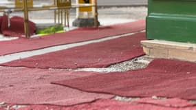 Un tapis rouge a été installé quartier des Jacobins à Lyon le temps de travaux. 