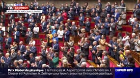 Standing ovation à l'Assemblée nationale, de tous les députés, en hommage au peuple iranien